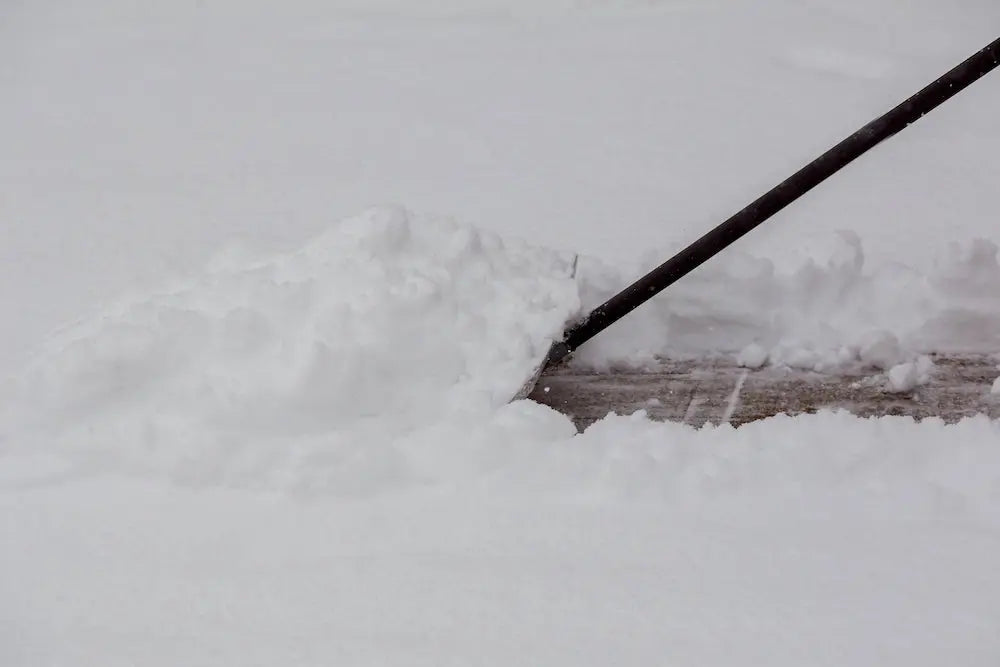 5 Top-Notch Snow Shovels and Snow Blowers by Snow Joe for Winter Snow Removal