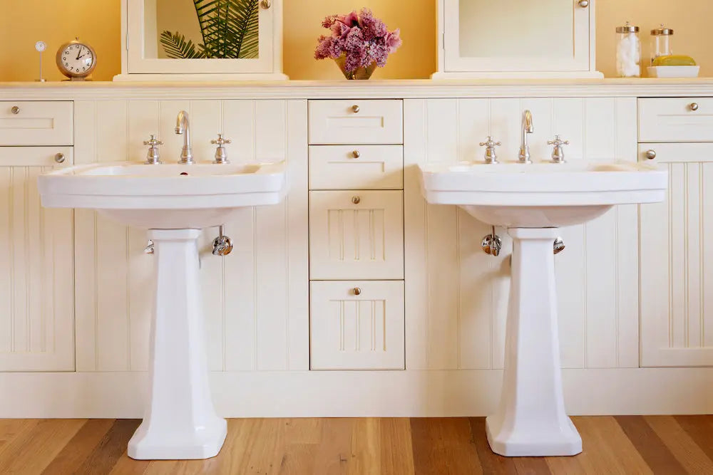 Pedestal Sink: Versatile Charm Enhancing Your Bathroom Aesthetic