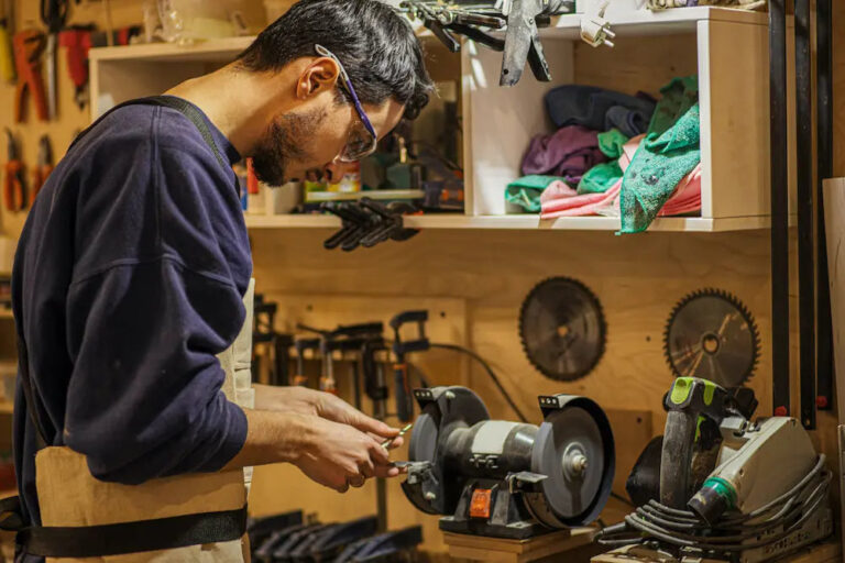 The Ultimate Guide to Using and Maintaining a Bench Grinder ...
